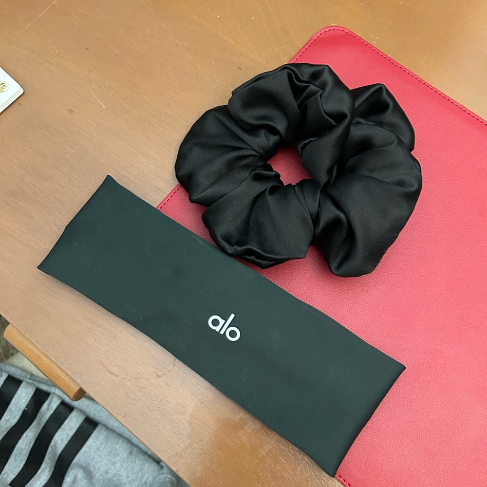 ALO Yoga headband and Hair Scrunchie
